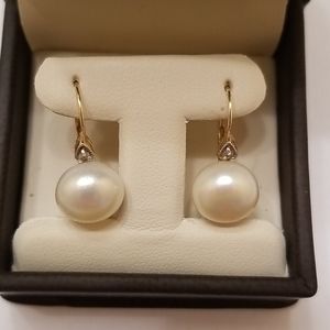 White Cultured Pearl Earings